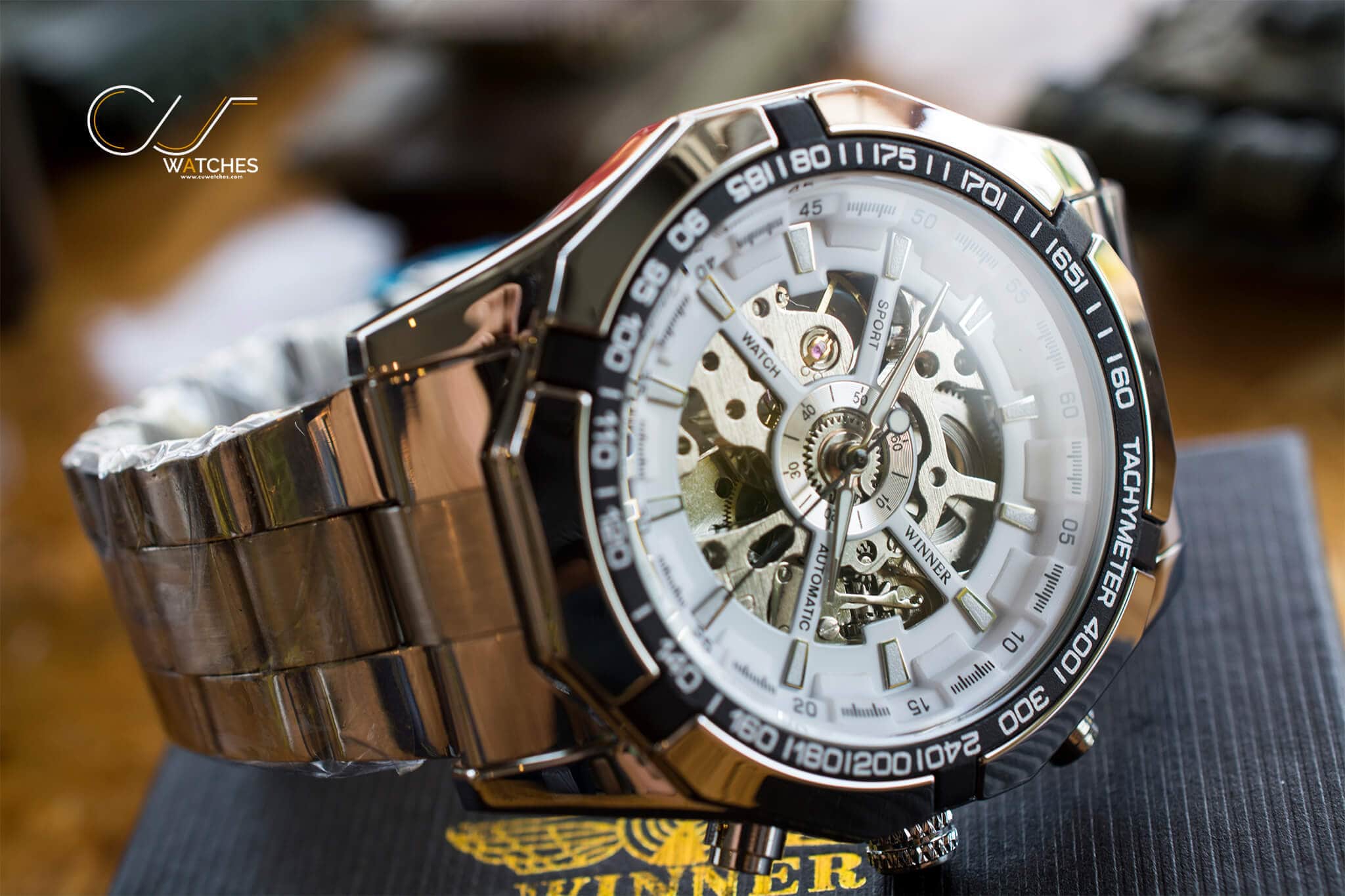 นาฬิกาข้อมือ WMT101 สายสแตนเลส หน้าปัดขาว รุ่น WMT101